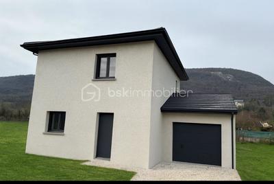 Maison - 84 m² - 4 pièces