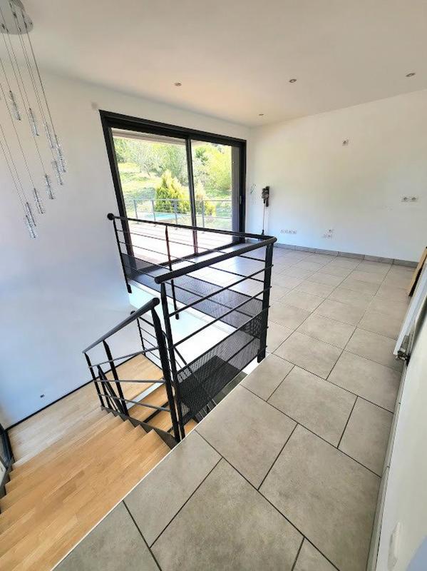 Maison - 207 m² - 7 pièces