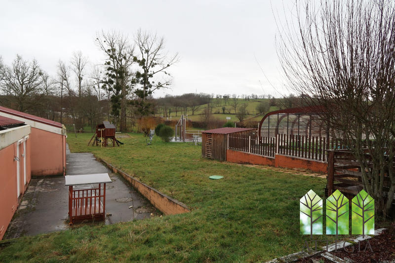 Maison - 966 m² - 20 pièces