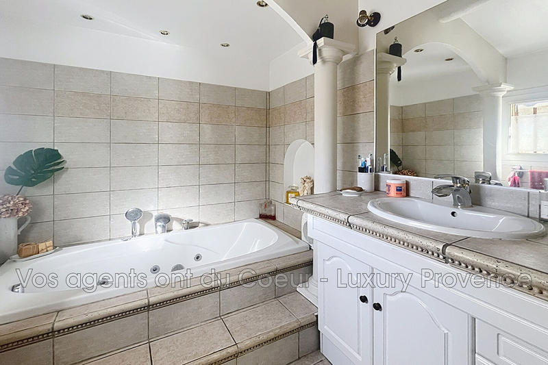 Maison - 150 m² - 4 pièces