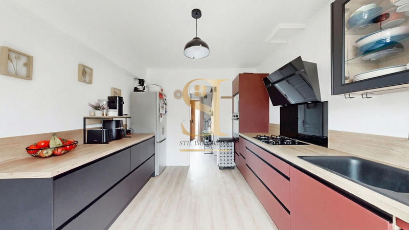 Maison - 83 m² - 5 pièces