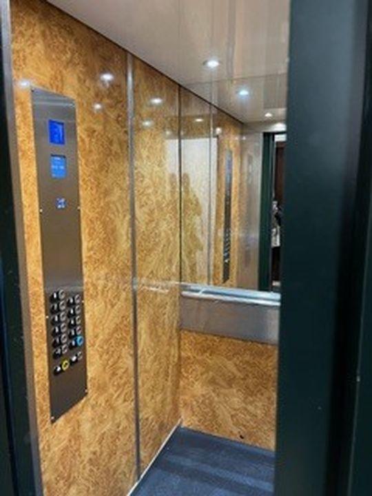 Bureau - 115 m² - 5 pièces