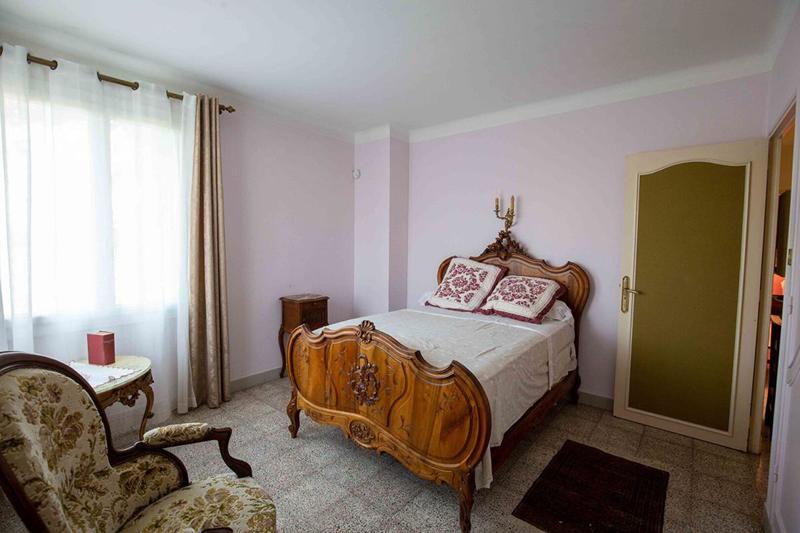 Maison - 280 m² - 9 pièces