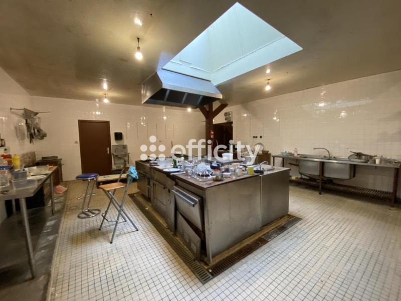 Bureau - 899 m² - 15 pièces