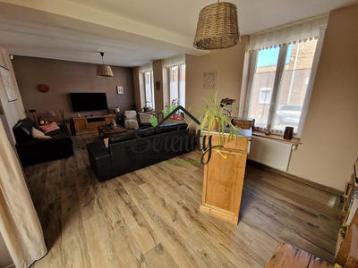 Maison - 159 m² - 9 pièces