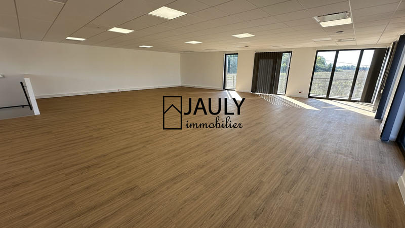 Local commercial - 910 m²