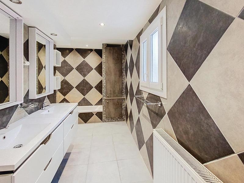 Appartement - 97 m² - 4 pièces