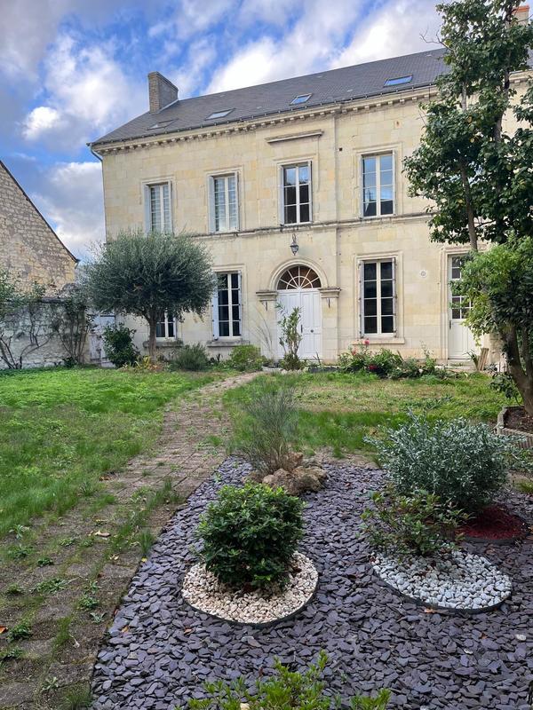 Maison - 270 m² - 8 pièces