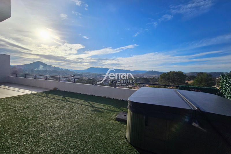 Appartement - 93 m² - 4 pièces