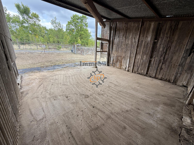 Parking / Garage - 220 m²