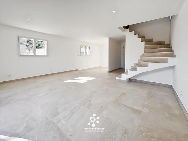 Maison - 122 m² - 4 pièces