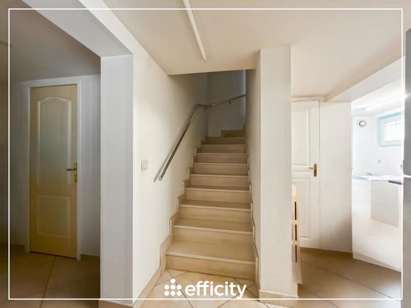 Pavillon - 223 m² - 12 pièces