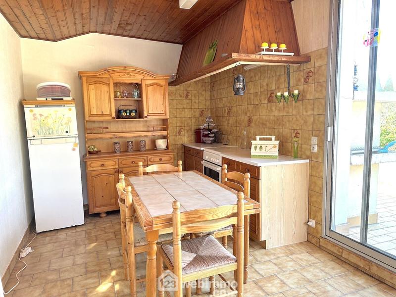 Maison - 214 m² - 7 pièces