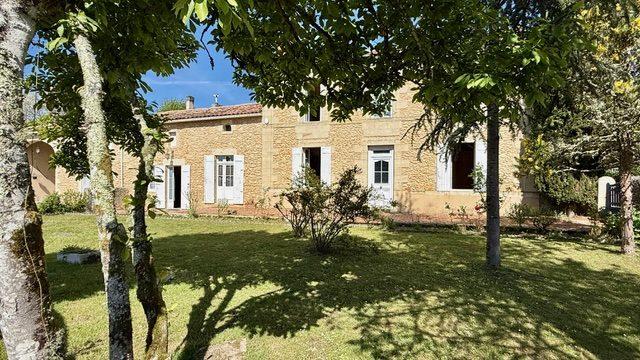 Maison - 197 m² - 7 pièces