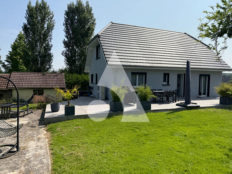 Maison - 104 m² - 5 pièces