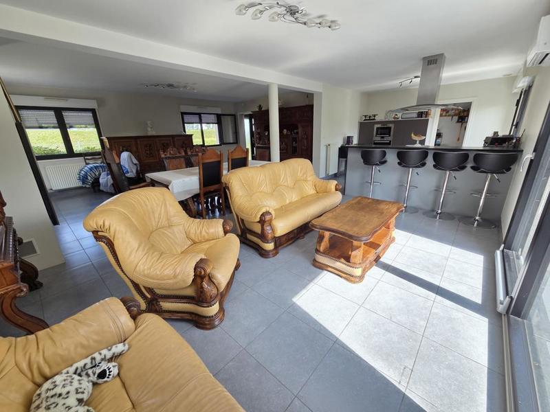 Pavillon - 220 m² - 9 pièces