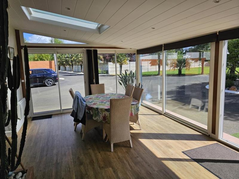 Maison - 220 m² - 8 pièces