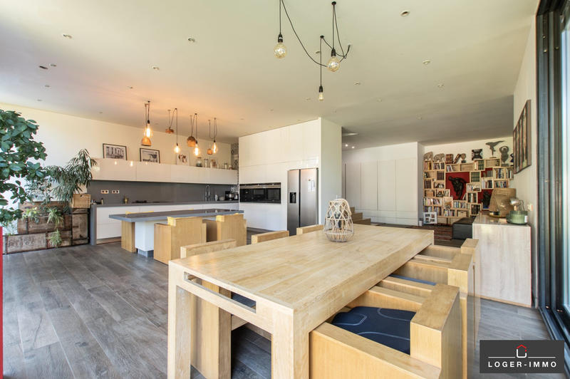 Maison contemporaine - 206 m² - 5 pièces