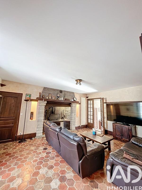 Maison - 235 m² - 7 pièces