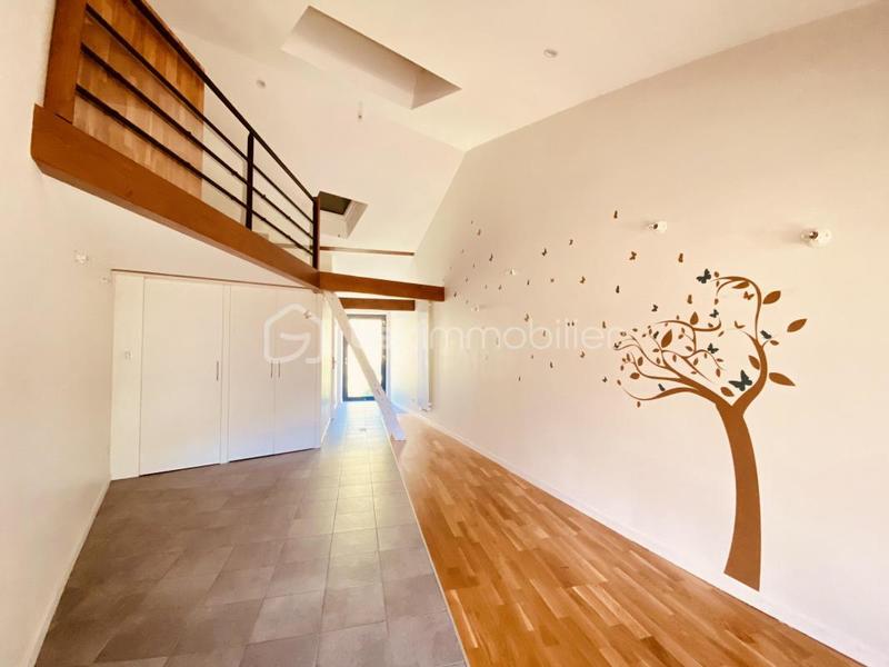 Propriété - 170 m² - 6 pièces