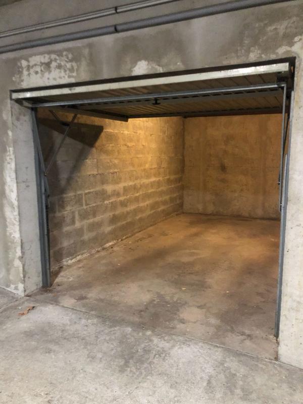 Parking / Garage - 13 m²