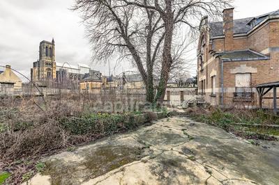 Maison - 180 m² - 8 pièces