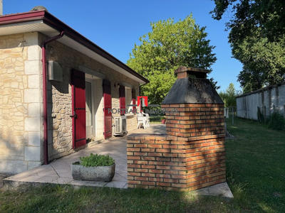 Maison - 208 m² - 9 pièces