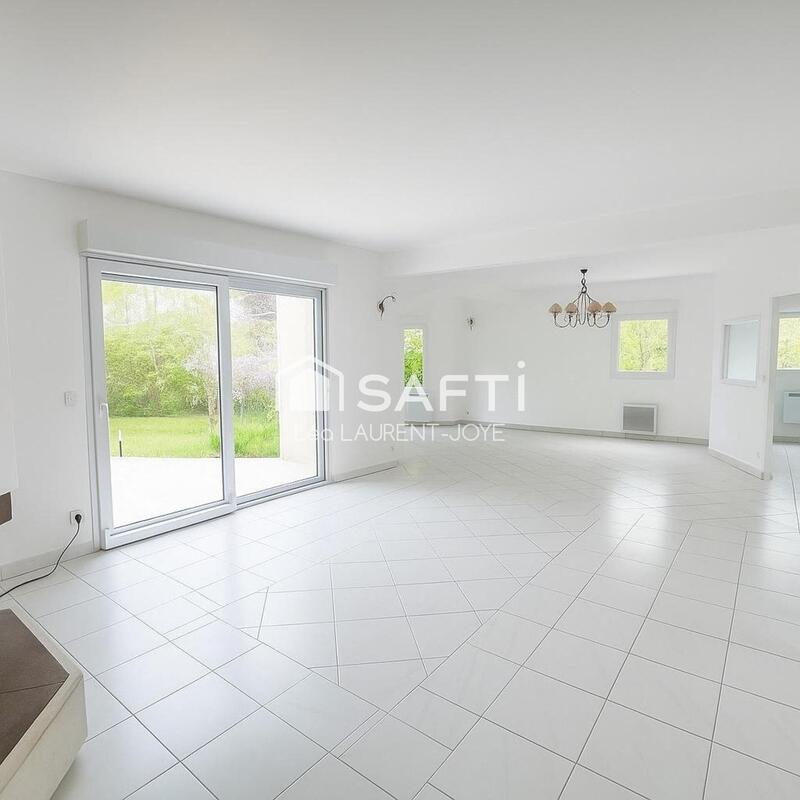 Maison - 230 m² - 8 pièces