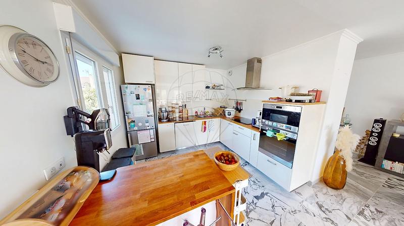 Appartement - 93 m² - 4 pièces