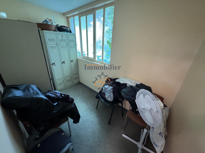 Parking / Garage - 215 m²