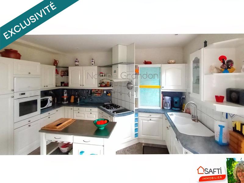 Villa - 259 m² - 9 pièces