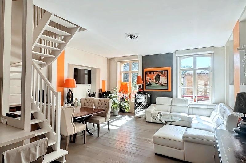 Appartement - 128 m² - 6 pièces