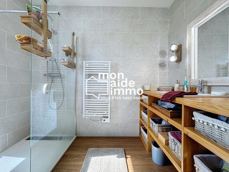 Maison - 260 m² - 8 pièces