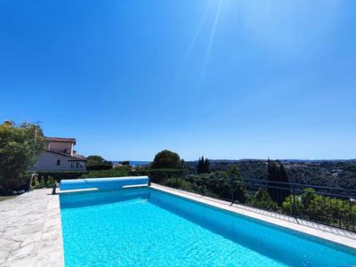 Villa - 180 m² - 6 pièces