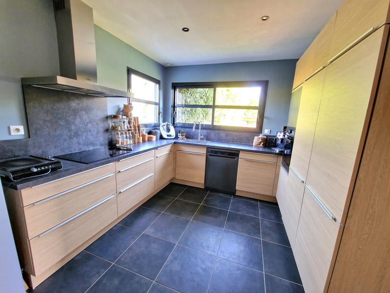 Maison - 165 m² - 6 pièces