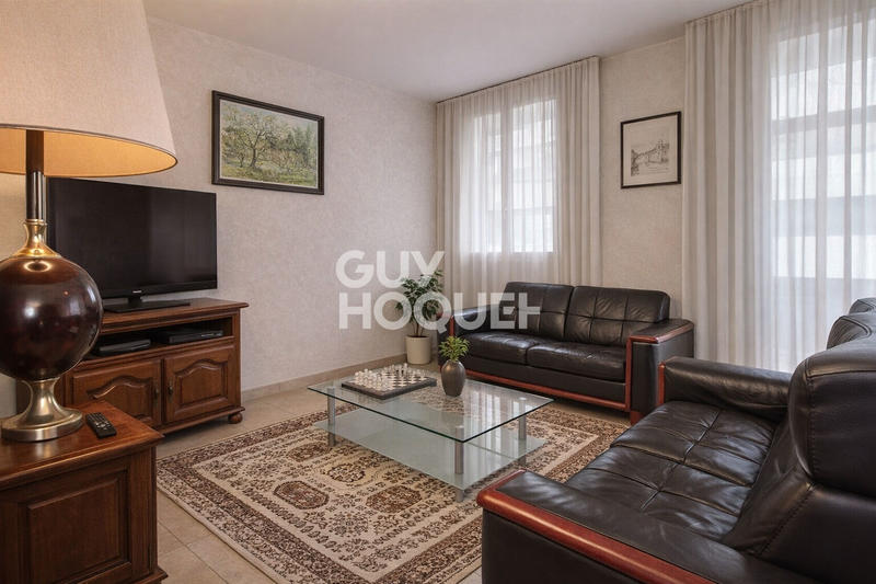 Appartement - 90 m² - 5 pièces