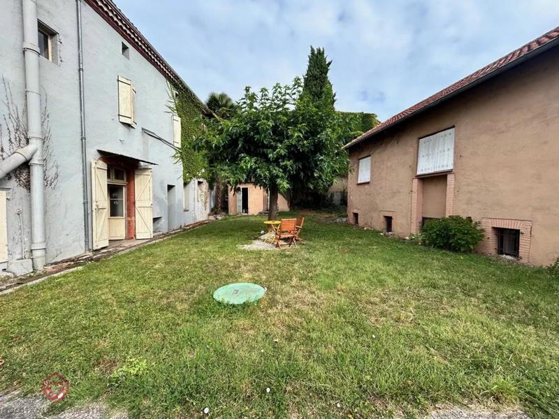 Maison - 300 m² - 15 pièces