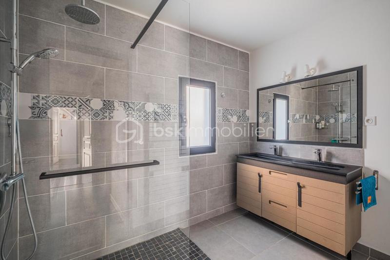 Appartement - 120 m² - 5 pièces