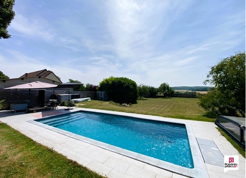 Maison - 162 m² - 8 pièces