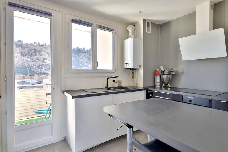 Appartement - 86 m² - 4 pièces