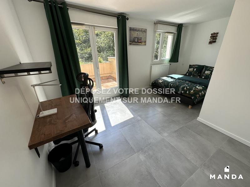 Chambre - 11 m² - 7 pièces