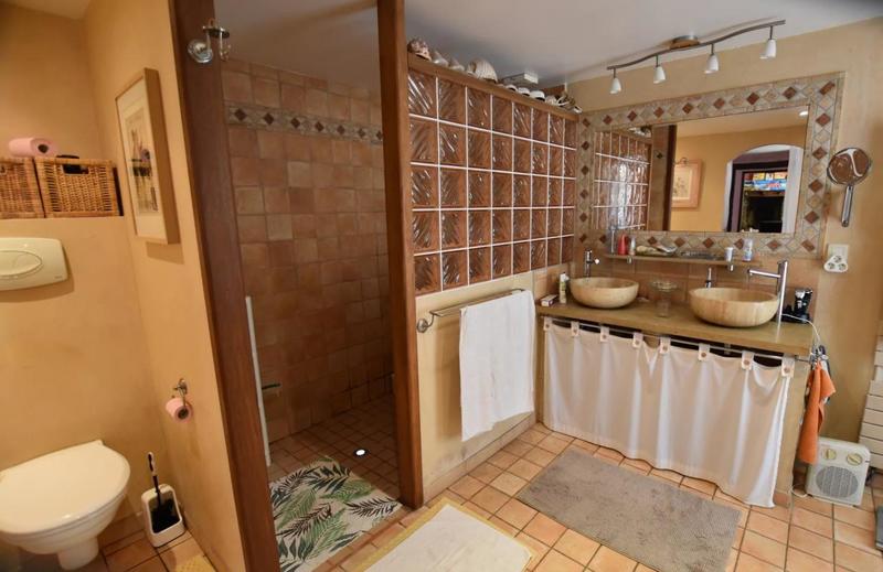 Propriété - 340 m² - 10 pièces