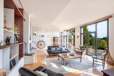 Maison - 179 m² - 8 pièces