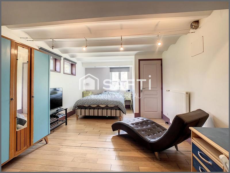 Maison - 240 m² - 9 pièces