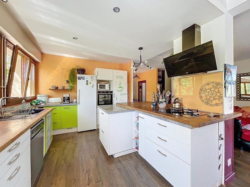 Maison - 205 m² - 8 pièces