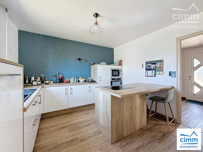 Maison traditionnelle - 112 m² - 6 pièces