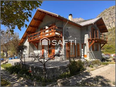 Maison - 142 m² - 7 pièces