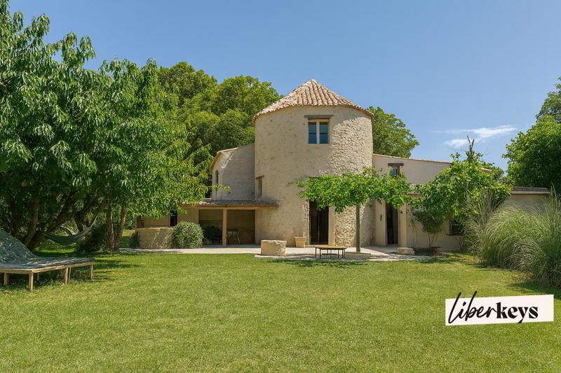 Propriété - 290 m² - 13 pièces