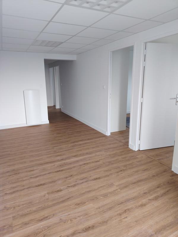 Bureau - 87 m² - 5 pièces