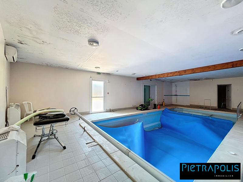 Maison - 234 m² - 6 pièces